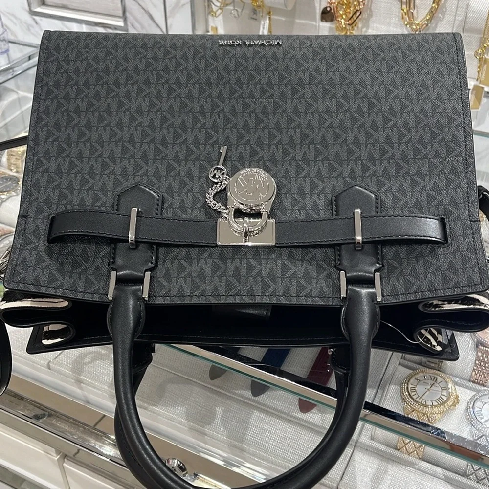 Michael Kors Hamilton Medium Signature Logo Satchel
Black 
NWT - Picture 5 of 16